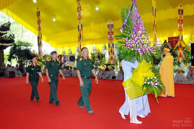 Trung ương GHPGVN viếng tang cố HT Thích Quang Đạo image-1731939526701