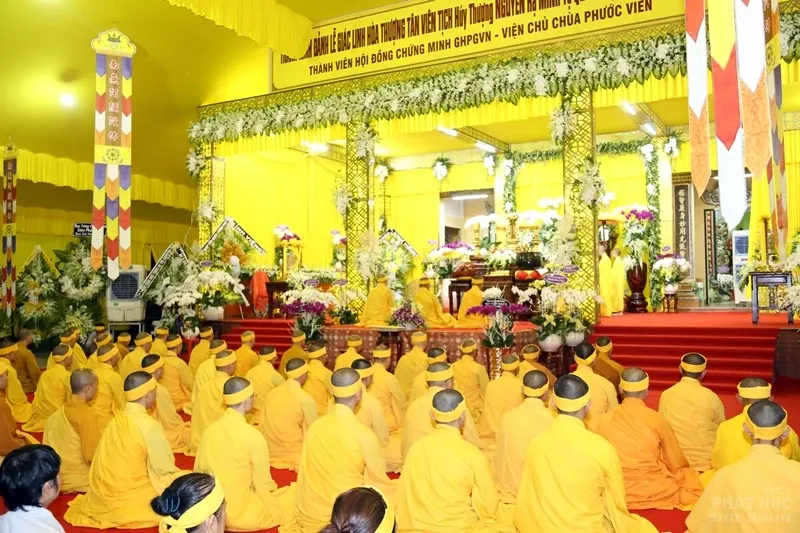 Trung ương GHPGVN viếng tang cố HT Thích Quang Đạo image-1731939547199
