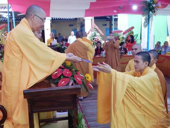 Trường TCPH Bình Thuận làm lễ tốt nghiệp, khai giảng image-1731941453059