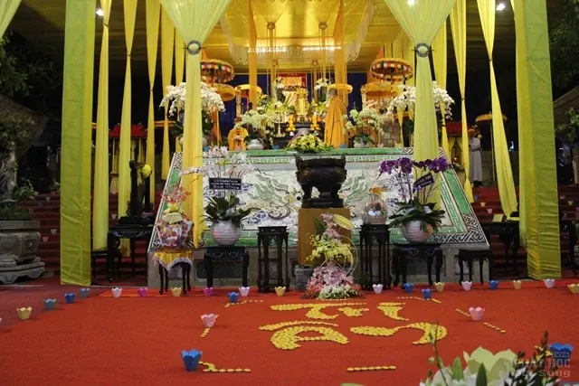 Trường TCPH Khánh Hòa đốt nến tưởng niệm giác linh HT Thích Thiện Bình Trường TCPH Khánh Hòa đốt nến tưởng niệm giác linh HT Thích Thiện Bình image-1731933003149