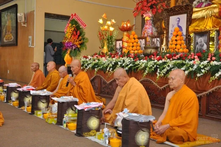 Tưởng niệm Tổ sư - khai mạc thư viện tại Pháp viện Minh Đăng Quang image-1731943017910