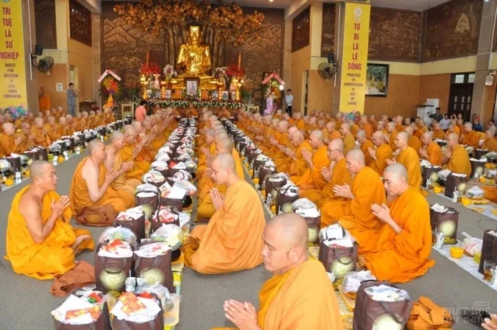 Tưởng niệm Tổ sư - khai mạc thư viện tại Pháp viện Minh Đăng Quang image-1731943019544