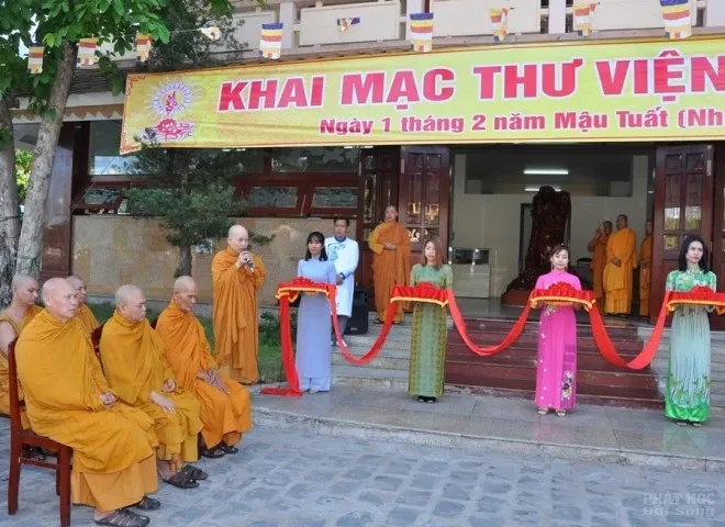 Tưởng niệm Tổ sư - khai mạc thư viện tại Pháp viện Minh Đăng Quang image-1731943021872