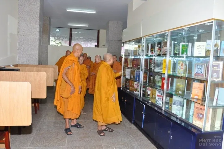 Tưởng niệm Tổ sư - khai mạc thư viện tại Pháp viện Minh Đăng Quang image-1731943024041