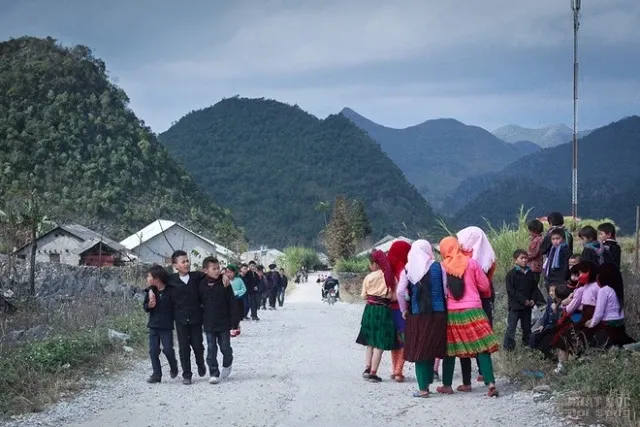 Vẻ đẹp thiên nhiên và con người rẻo cao Hà Giang 5 Vẻ đẹp thiên nhiên và con người rẻo cao Hà Giang image-1731726261388