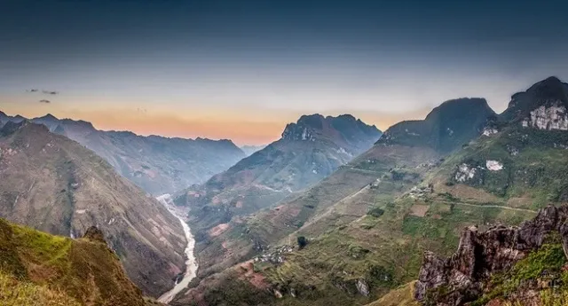 Vẻ đẹp thiên nhiên và con người rẻo cao Hà Giang 10 Vẻ đẹp thiên nhiên và con người rẻo cao Hà Giang image-1731726264336
