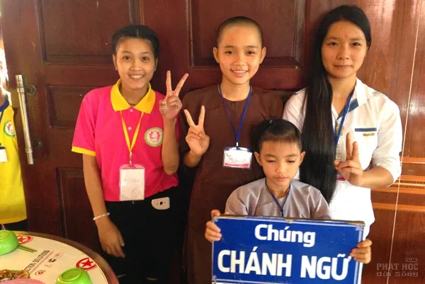 Video 600 trại sinh thi nấu ăn 'phiên chợ đồng quê' chùa Hoa Khai 2 Video 600 trại sinh thi nấu ăn 'phiên chợ đồng quê' chùa Hoa Khai image-1731748794153