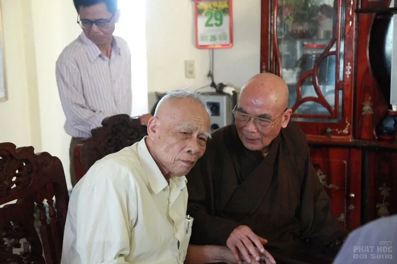 Video: HT Thích Quang Đạo về thăm quê hương Long Hưng - Hải Lăng Video: HT Thích Quang Đạo về thăm quê hương Long Hưng - Hải Lăng image-1731941920533