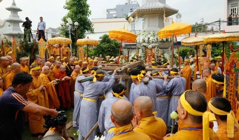 Video Lễ cung tống kim quan HT Thích Tắc An nhập bảo tháp image-1731941983851