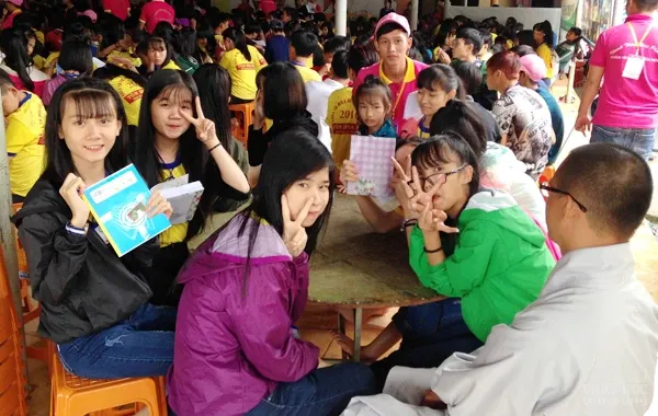 Video phóng sự bế mạc khóa tu mùa hè 2016 chùa Hoa Khai image-1731748857036