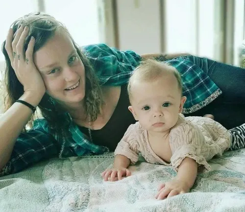 Video sữa mẹ dưới kính hiển vi thu hút hàng triệu lượt xem image-1731930761575