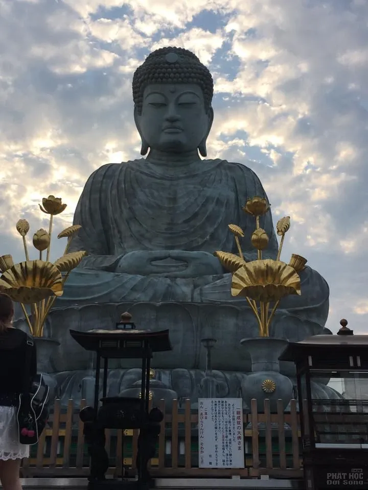Viếng tượng Phật lớn vùng Hyogo image-1732288690304