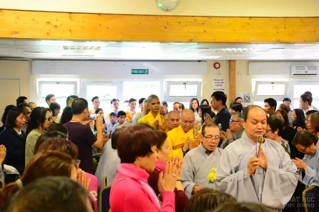 Vương Quốc Anh: Vu Lan trên xứ sương mù image-1731938491494