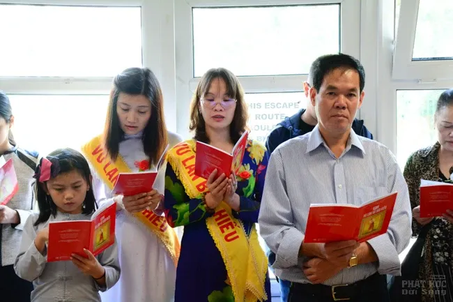 Vương Quốc Anh: Vu Lan trên xứ sương mù image-1731938508305