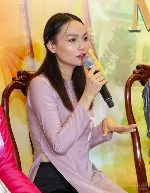 Xúc động ngày họp mặt của các diễn viên phim điện ảnh 'Về phía mặt trời' image-1732289328131
