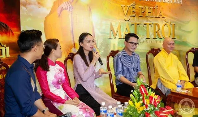 Xúc động ngày họp mặt của các diễn viên phim điện ảnh 'Về phía mặt trời' image-1732289328792