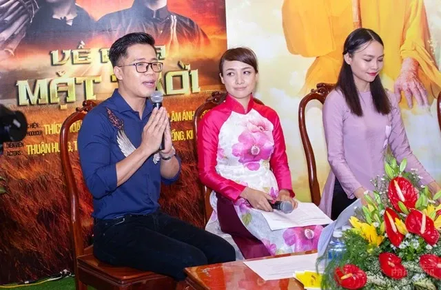 Xúc động ngày họp mặt của các diễn viên phim điện ảnh 'Về phía mặt trời' image-1732289335917
