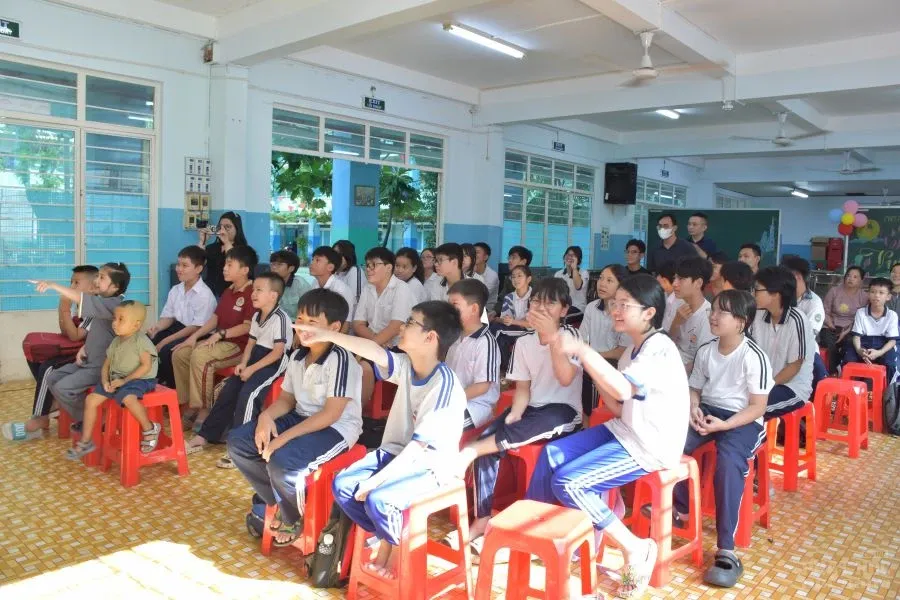 1. TRUNG THU SUONG NGUYET ANH 7