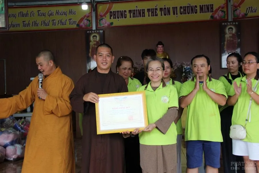 2. TRUNG THU CHUA PHUOC BAO 11