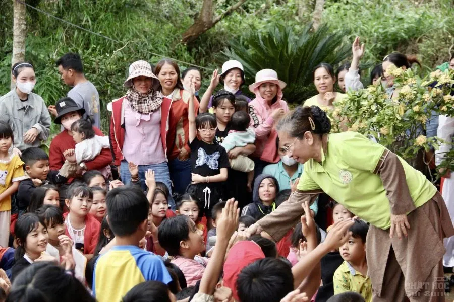 3. TRUNG THU DAO TRANG PHUOC CHAU 7