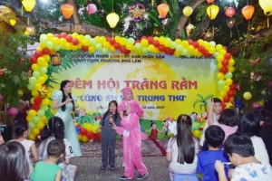 Giáo đoàn VI: Đêm hội trăng rằm tại tịnh xá Lộc Uyển 64 DSC 8195
