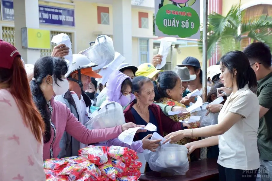 1 phien cho khong dong 16