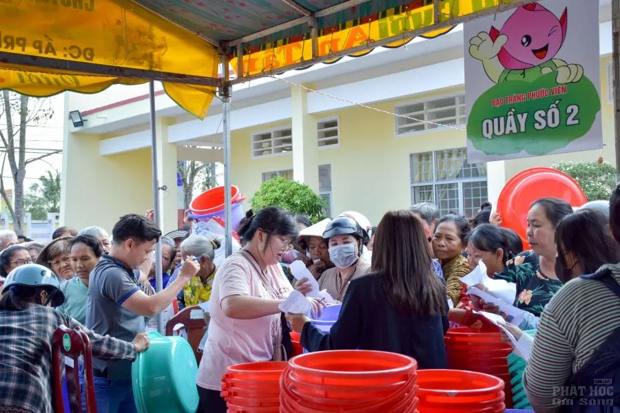 1 phien cho khong dong 8