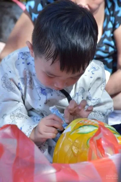 Tịnh xá Lộc Uyển trao 150 phần quà đến bà con khó khăn phường Phú Lâm 18 DSC 9606