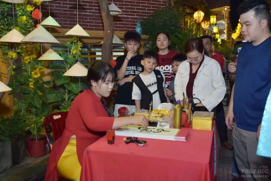 KHOANH KHAC GIAO THUA TX. LOC UYEN 14