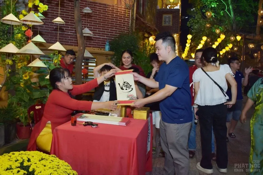 KHOANH KHAC GIAO THUA TX. LOC UYEN 15